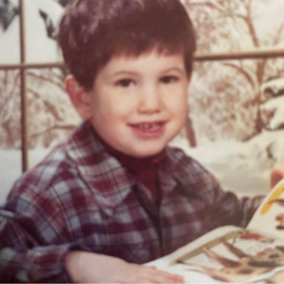 Meet your Posher, Antonio Buendia - Picture 4 of 4